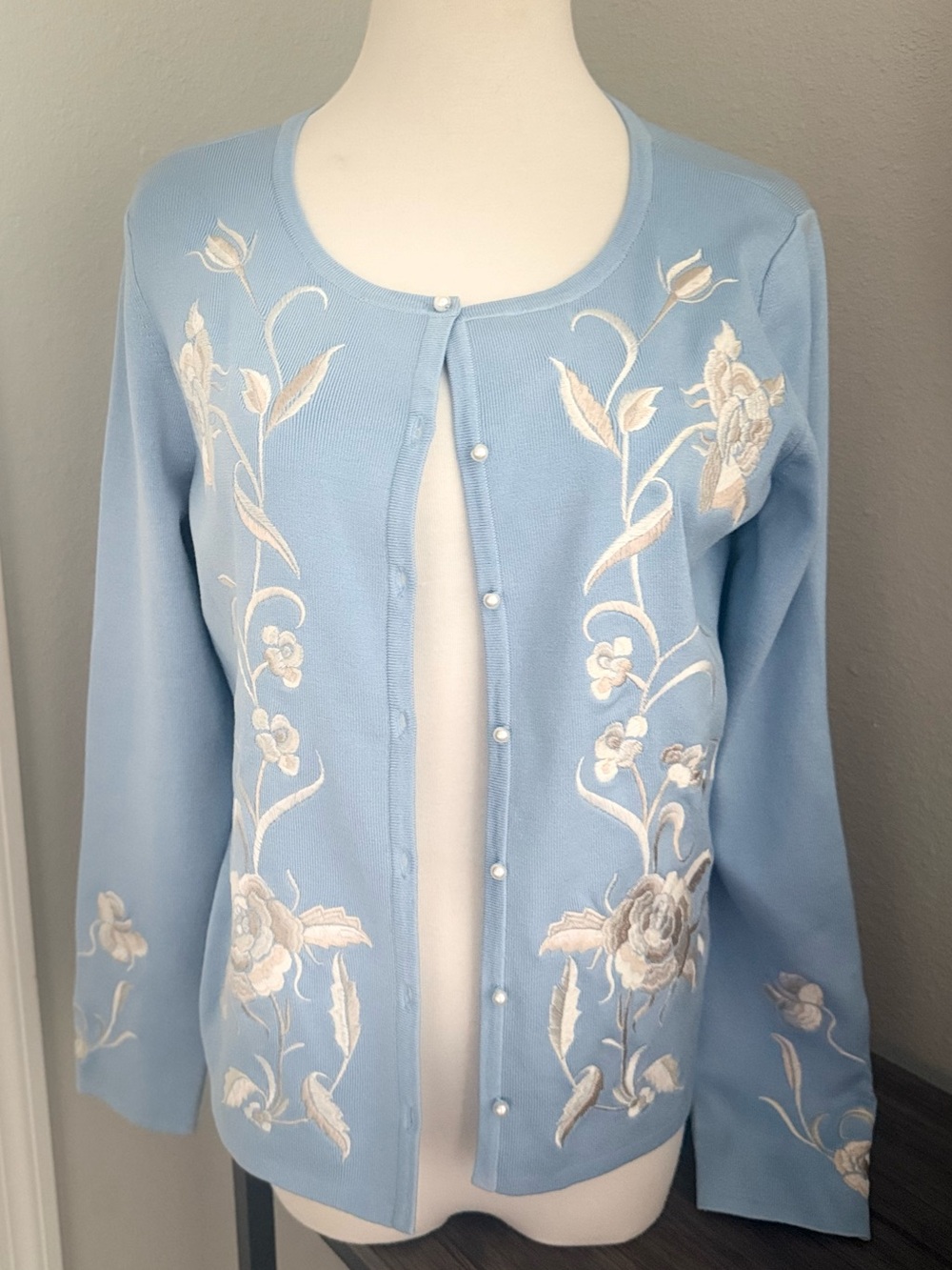 Peck & Peck Silk Blend Floral Embroidered Cardigan Small Blue Pearl Buttons
